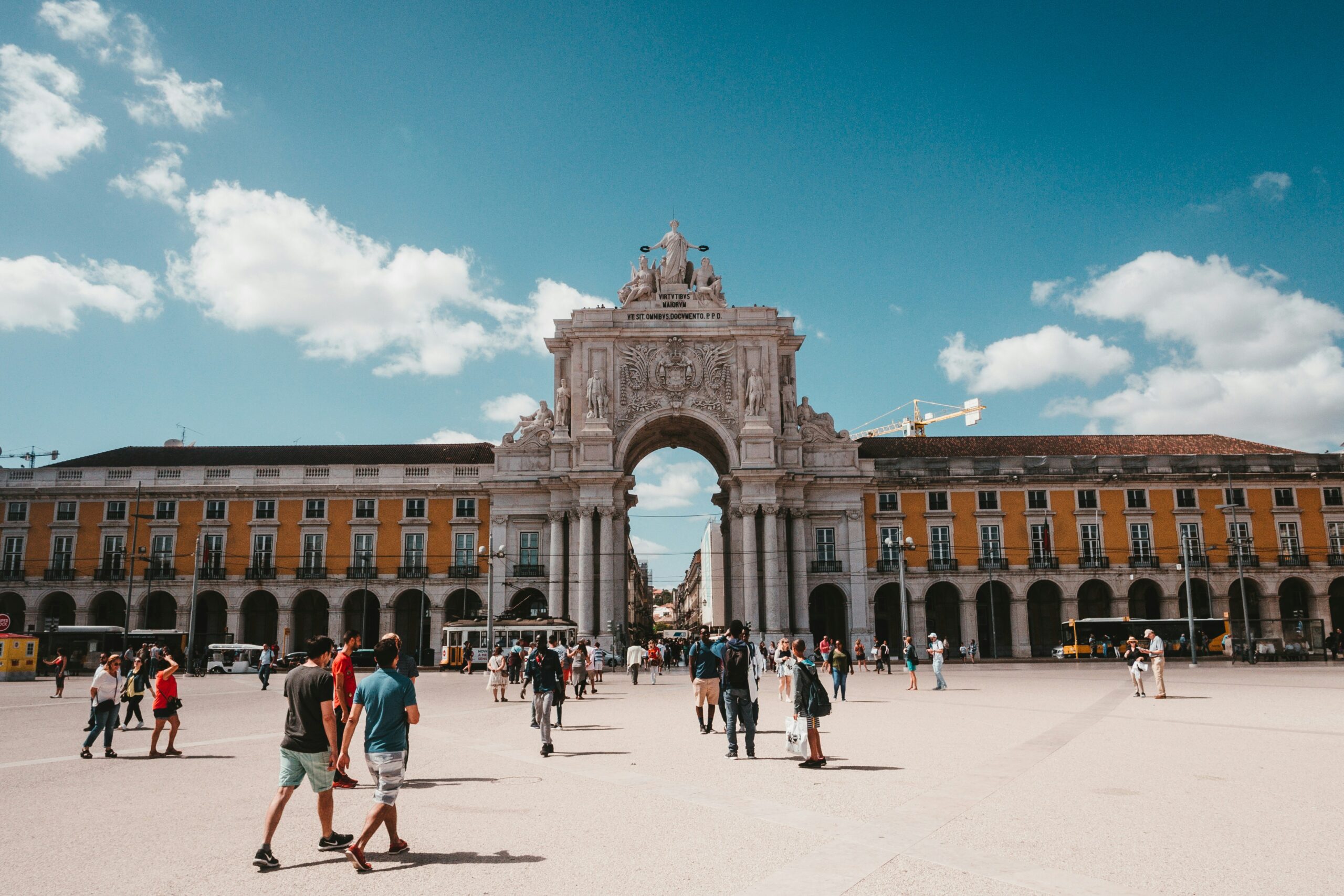 Portugal além da Copa do Mundo: história, gastronomia e paisagens inesquecíveis
